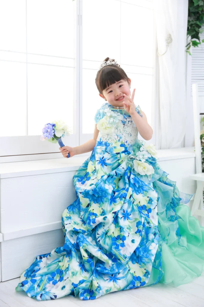 ティアラで華やかに仕上げたプリンセスアップ