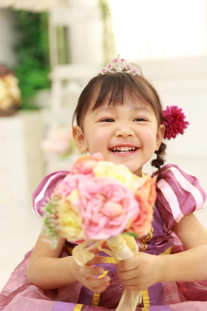 ティアラと相性の良いサイド玉ねぎヘアのドレスアレンジ