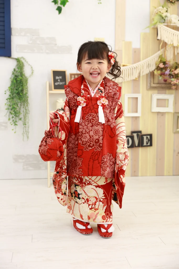 落ち着いた印象でまとまるサイドアップの着物アレンジ