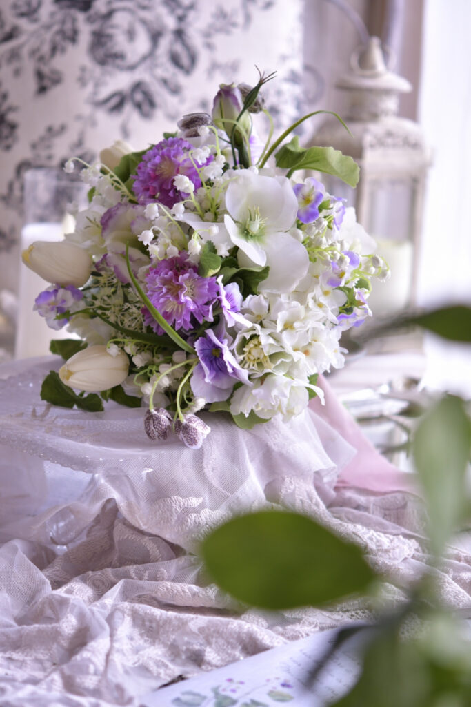 卒寿の記念に贈る華やかな花のアレンジメント