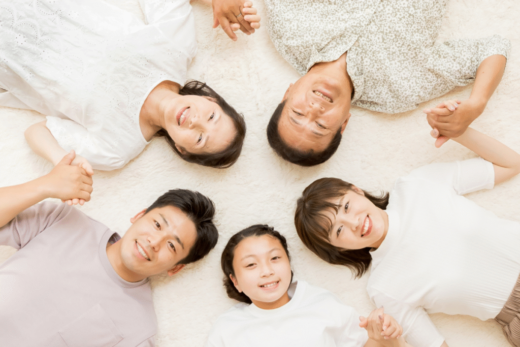 家族揃って笑顔で撮影