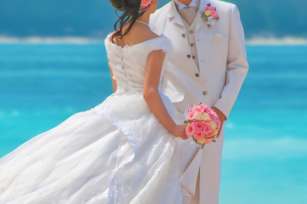 ロケーションでフォトウエディングを楽しむ夫婦