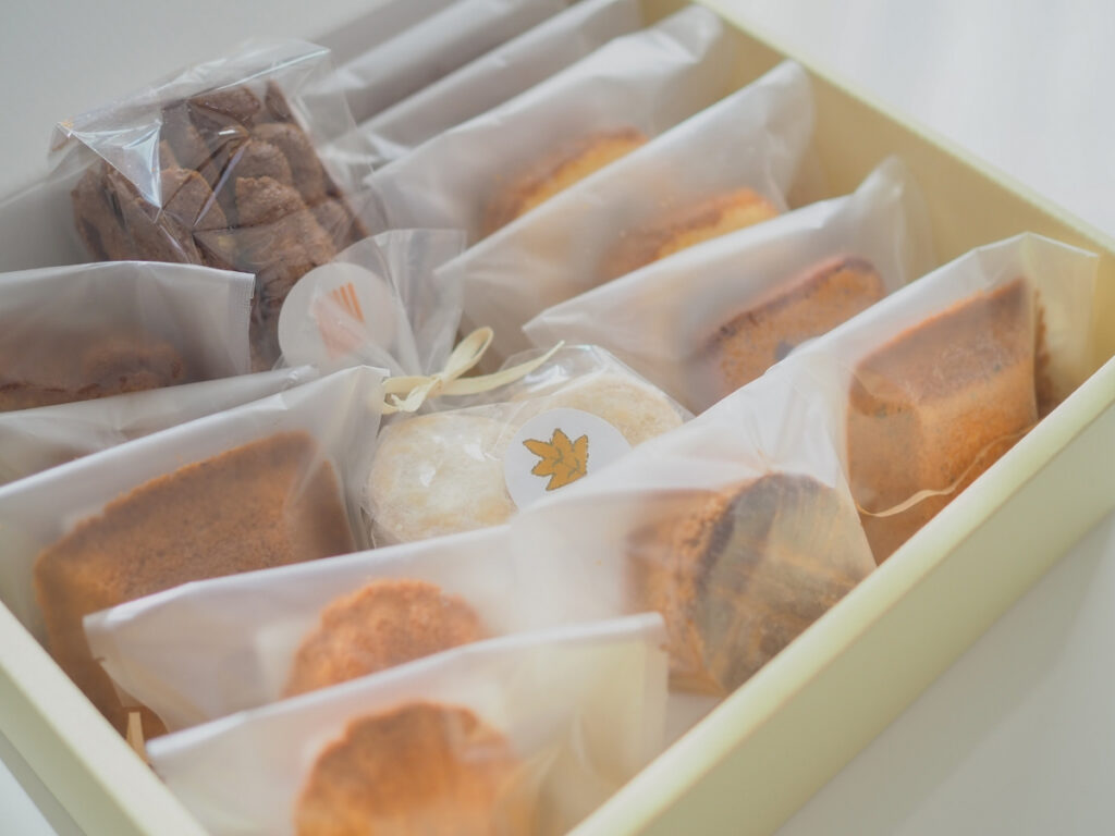 手土産のお菓子詰め合わせ