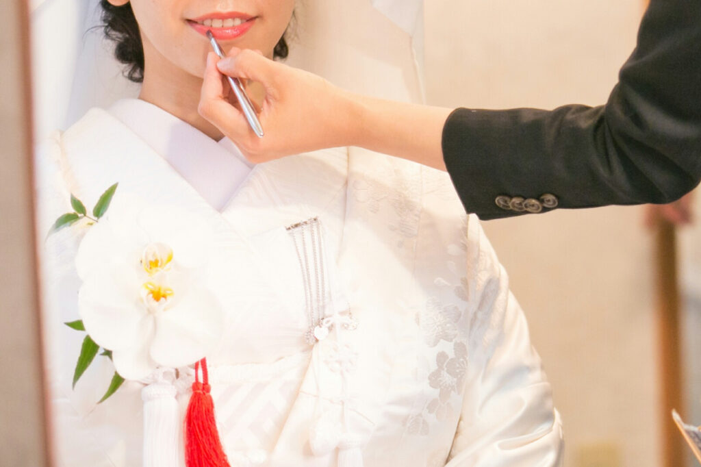 白無垢姿の女性