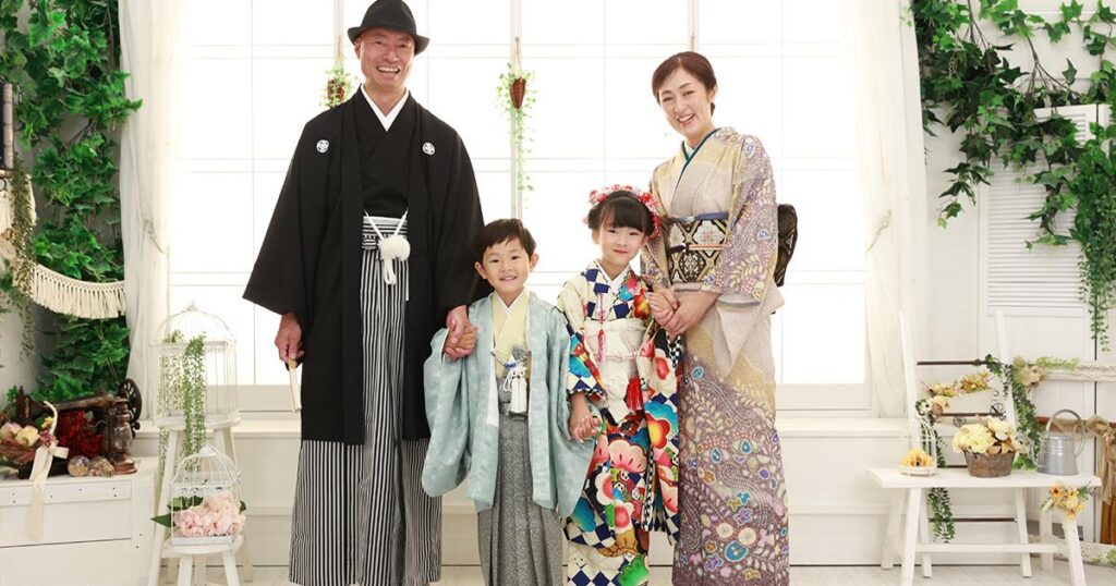 手をつないだ人気のショット