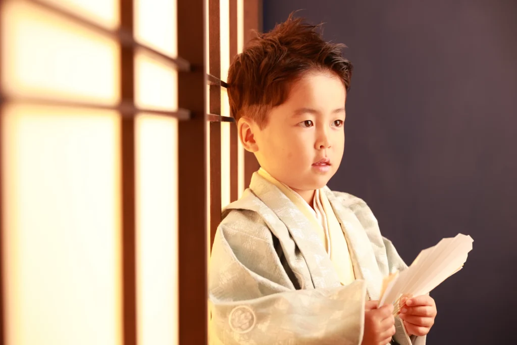 アップバングで爽やかにきめた七五三男の子