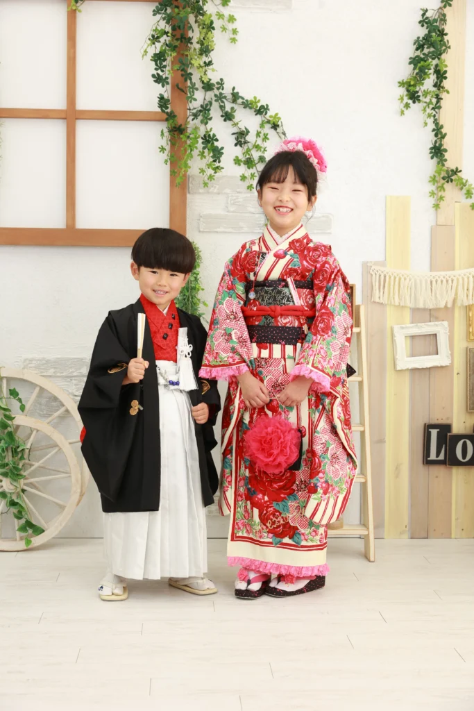 七五三5歳男の子と姉の和装きょうだい写真