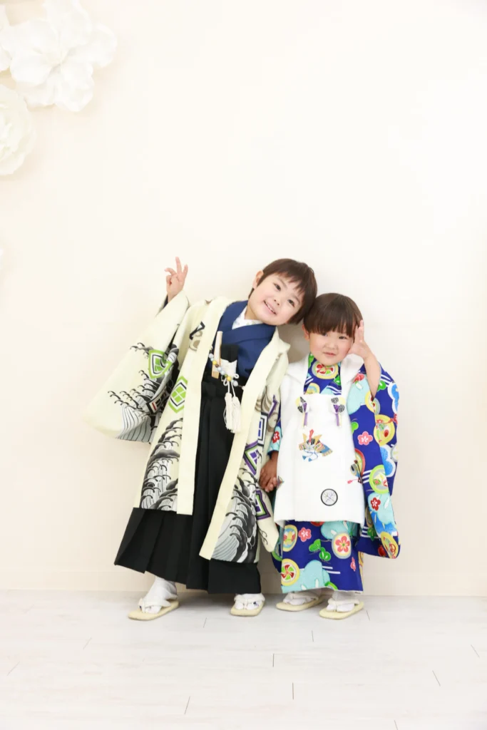 七五三5歳男の子と弟の和装きょうだい写真